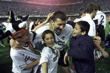 Djukic junto a sus hijos celebrando el título de Liga 2001-02.