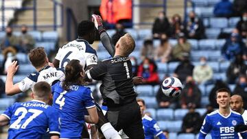 Davinson Sánchez en un partido del Tottenham en la Premier League