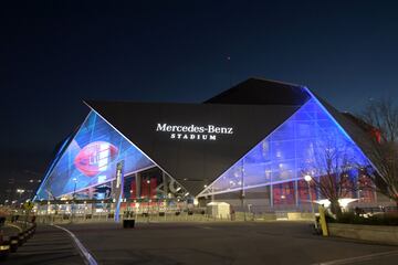 Panorámica del exterior del Mercedes-Benz Stadium donde se jugará la final. 