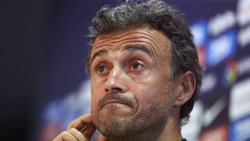 GRA148. SANT JOAN DESPÍ (BARCELONA), 14/04/2017.- El entrenador del FC Barcelona, Luis Enrique Martínez, durante la rueda de prensa que ha ofrecido tras el entrenamiento en la ciudad deportiva Joan Gamper de Sant Joan Despí, de cara al partido de Liga que el equipo disputará mañana en el Camp Nou frente a la Real Sociedad. EFE/Alejandro García
