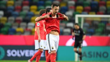 Suben a cinco los casos de Covid en la plantilla del Benfica