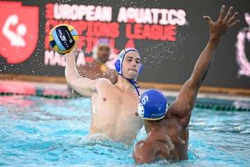 Álvaro Granados lanza ante Thomas Vernoux.