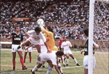 Colo Colo se impuso en la ronda de 16 mejores a Universitario de Perú. En la foto el 0-0 en Lima.