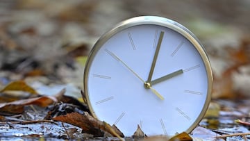 El domingo 8 de marzo Estados Unidos adelantará los relojes para iniciar el horario de verano 2026, generando confusiones y desajustes entre ciudadanos y dispositivos.
