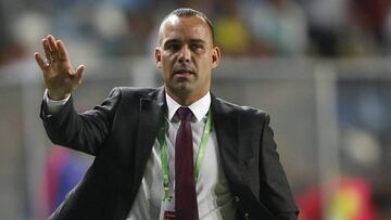Al venezolano le atrae la opción de dirigir en Chile, según reconoció el 2019. Su último club fue el Atlético Mineiro. ByN está reunido a esta hora.
