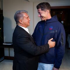 Lewandowski here to help Barcelona get back on track and win titles