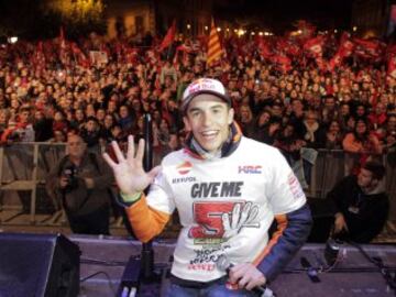 Marc Márquez conquistó su quinto título en su carrera deportiva y el tercero en la categoría de MotoGP. Como en otras ocasiones, sus vecinos de Cervera le homenajearon al término de la temporada de motociclismo.