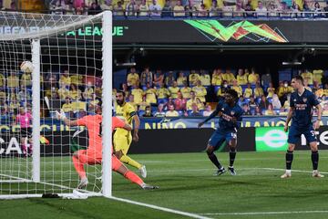 2-0. Ra¨²l Albiol marc¨® el segundo gol.
