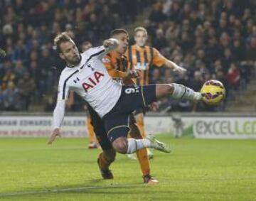 Just becasue a player costs €30M, doesn't mean he'll score 30 goals a season. Soldado's ill-fated spell at White-Hart Lane was a mistake on many parts. Spurs have to be blamed for bringing in a player who didn't fit their system, and when coach Villas-Boa