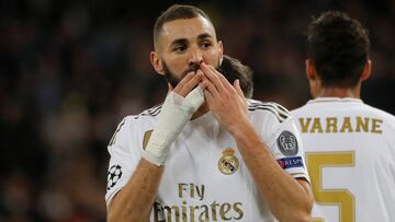 Benzema celebra uno de sus goles.