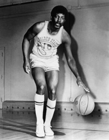 Alvin Attles con la camiseta de 1971 a 1975.