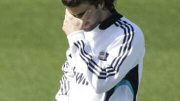 <b>A POR LA LIGA.</b> El delantero argentino apela a la Liga de Capello y sigue confiado en poder ganar la competición doméstica a pesar del "palo" que ha supuesto la eliminación de la Copa de Europa.