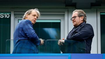 Todd Boehly, dueño del Chelsea, en el palco de Stamford Bridge durante el partido ante el Brighton.