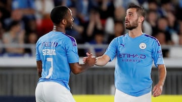 Raheem Sterling y Bernardo Silva durante la pretemporada en un partido entre Manchester City y Yokohama Marinos.