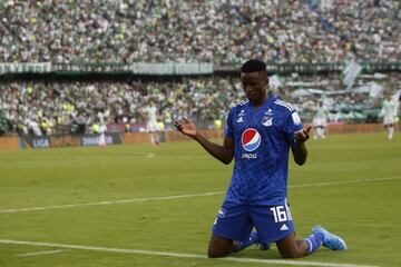 Millonarios volvió a vencer a Nacional en el Atanasio Girardot luego de 10 años. Victoria 1-3 en el cierre del todos contra todos para ser cabeza de serie de cuadrangulares junto al Verdolaga.