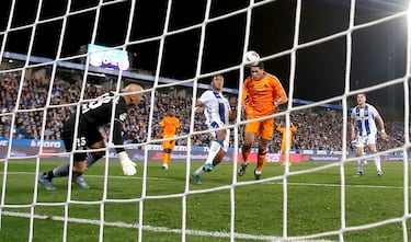 0-3. Disparo de Brahim Díaz que roza en Renato Tapia y el balón se estrella en el larguero. Jude Bellingham, atento al rechace, remata de cabeza, para anotar el tercer tanto en el minuto 84 de partido.