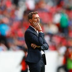 Esposa de Diego Cocca denuncia en sus redes sociales persecución arbitral sobre Atlas