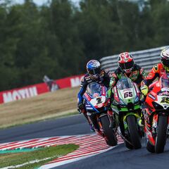 Razgatlioglu gana la Carrera 2; Bautista consolida su liderato