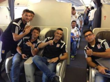 Jugadores de Tigres previo al viaje de la final de Copa Libertadores.