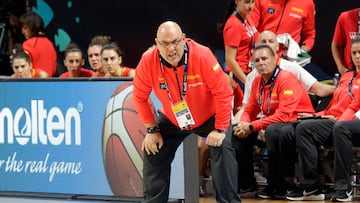 Lucas Mondelo, en el Mundial de 2018 en Tenerife al frente de la Selección española.