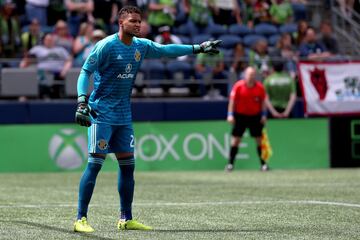 Podr赤a llegar al Manchester City en el mercado invernal por la lesi車n del portero chileno, Clauido Bravo.