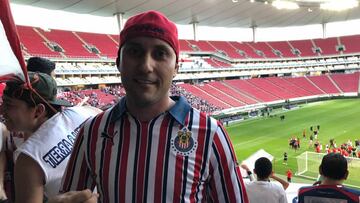 David Zepeda define a Chivas como su “vicio”. Y la travesía por Emiratos Árabes Unidos, hacia donde parte el lunes, es para este aficionado “el viaje de mi vida”.