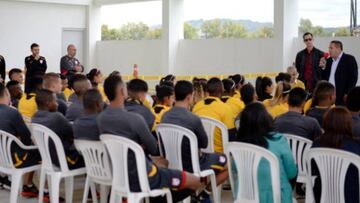 Santa Fe recibi&oacute; la visita de un couch mental antes de enfrentar al Medell&iacute;n.