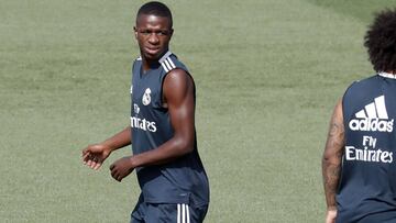 Lopetegui cita a 20 jugadores; Vinicius, con el Castilla