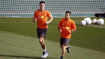 22-02-21 
 ELCHE 
 ENTRENAMIENTO 
 DIEGO GONZALEZ, VICTOR RODRIGUEZ