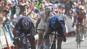 <b>ÚLTIMO GOLPE . </b>El italiano apuró hasta el final para vencer.