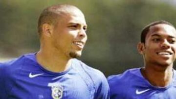 <b>JUGARÁN JUNTOS</b> Ronaldo ya tiene nuevo compañero de ataque, su amigo y compatriota Robinho. Ahora, según habia dicho Ronie, se divertirán juntos.