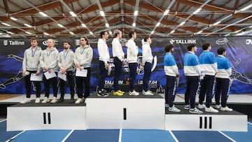 Momento en el que el equipo de esgrima de Suiza no se gira cuando suena el himno de Israel durante la celebración de los Europeos de Esgrima sub-23 de Tallinn (Estonia)