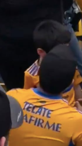 Barra de Chivas descalabra a niño en el ‘Volcán’