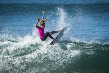 Adur y Janire, campeones de Europa Junior de surf
