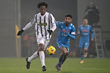 Juventus se coronó campeón de la Supercopa de Italia luego de vencer 2-0 a Napoli. Juan Cuadrado y David Ospina fueron titulares.