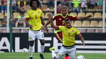 Jugadores de la Selección Colombia ante Venezuela en 2017.