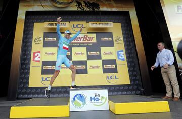 Con su victoría en el Tour se unió a la lista de ciclistas que han conseguido ganar las tres grandes vueltas.)