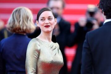 CANNES, FRANCE - MAY 15: Marion Cotillard attends the screening of "From The Land Of The Moon (Mal De Pierres)"  at the annual 69th Cannes Film Festival at Palais des Festivals on May 15, 2016 in Cannes, France. (Photo by Luca Teuchmann/WireImage)