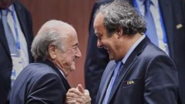 Platini amenazó a Joseph Blatter con la cárcel si no se retiraba