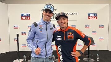 Aldeguer y Acosta posan para AS tras la rueda de prensa del jueves en Australia.