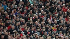 Los aficionados de Anfield cantan en honor a Cristiano.