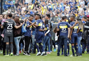 La Bombonera deliró con los jugadores que ganaron un título local más.