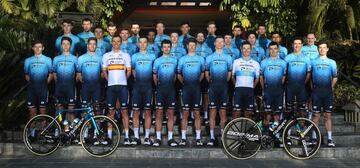 La salida de Superman López deja a Jakob Fuglsang y Aleksandr Vlasov como líderes para las grandes en el Astana, con los hermanos Izagirre, Luis León, Omar Fraile, Alex Aranburu o Andrey Lutsenko para lograr triunfos y rondas de una semana. Premier Tech entra como segundo espónsor de la escuadra kazaja y el toledano Javier Romo aterriza como incorporación de futuro. ALTAS: Samuel Battistella, Matteo Sobrero, Stefan de Bod, Ben Perry, Andrea Piccolo, Javier Romo, Yevgeniy Fedorov y Gleb Brussenskiy. BAJAS: Miguel Ángel López, Zhandos Bizhigitov, Hernando Bohórquez, Laurens de Vreese y Daniil Fominykh.