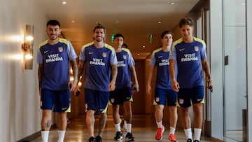 Los internacionales argentinos del Atlético ya están en Los Ángeles.
