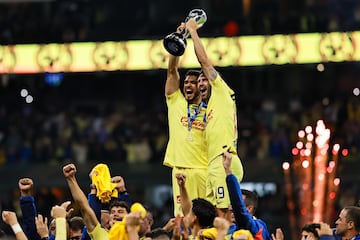      Henry Martin and Miguel Layun lift the Champion trophy - La 14 - with Players of America during the final second leg match between Club America and Tigres UANL as part of Torneo Apertura 2023 Liga BBVA MX, at Azteca Stadium, December 17, 2023, in Mexico City, Mexico.