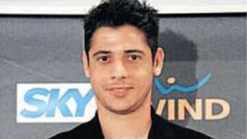 <b>EN ROMA. </b>Cicinho fue presentado el pasado 24 de agosto.