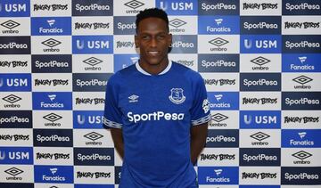 Dejó al FC Barcelona para ir al Everton de Inglaterra.