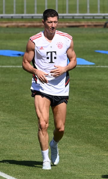 El delantero polaco del Bayern de Múnich, Robert Lewandowski, se ha entrenado esta misma mañana con el equipo bávaro en plenos rumores de su fichaje por el Barcelona.