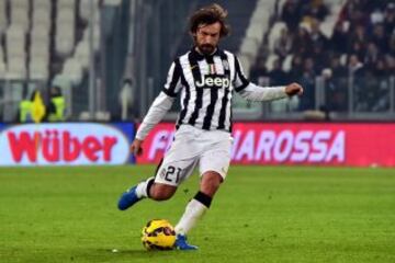 Es uno de los principales jugadores italianos del siglo XXI. Form¨® parte del equipo campe¨®n del mundo en 2006.
