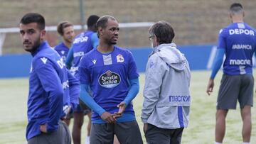 Entrenamiento Deportivo de La Coru&ntilde;a. Rolan con Fernando V&aacute;zquez